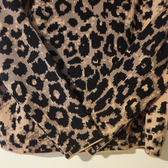 Mock Turtleneck Leopard Sweater Size Medium - Picture 4 of 6